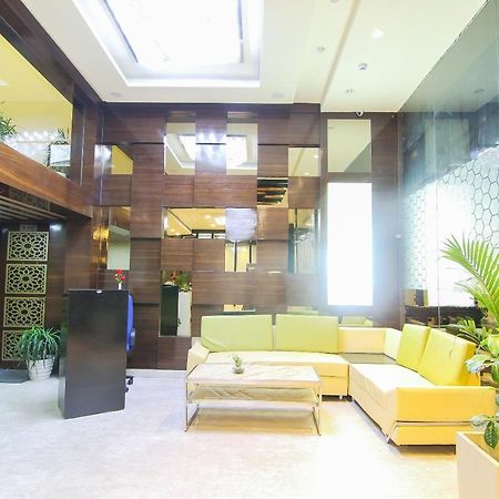 Hotel Moments Lucknow Esterno foto