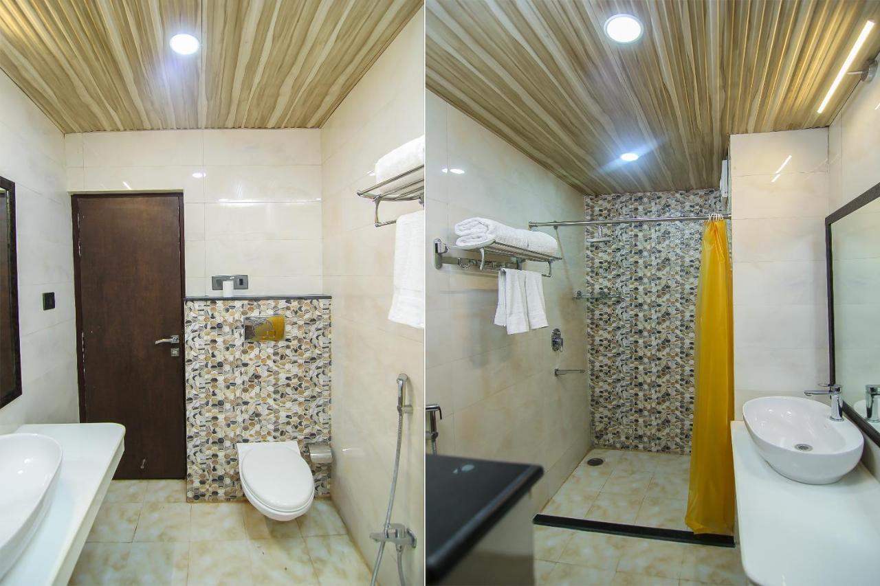 Hotel Moments Lucknow Esterno foto