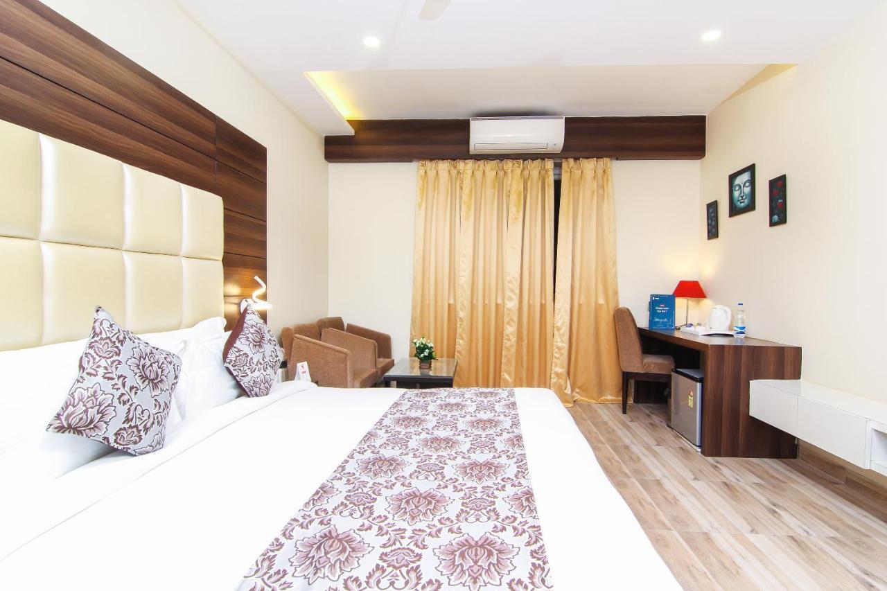 Hotel Moments Lucknow Esterno foto