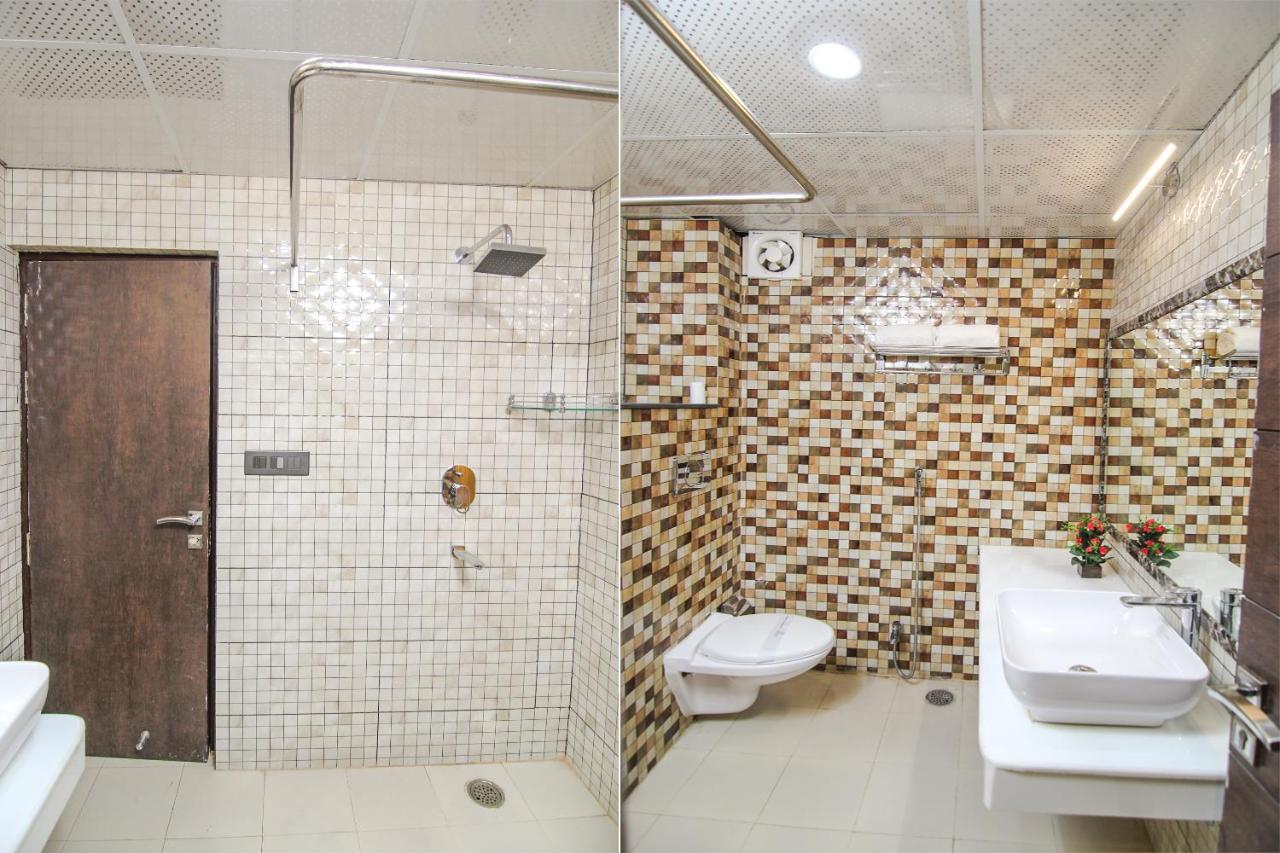 Hotel Moments Lucknow Esterno foto