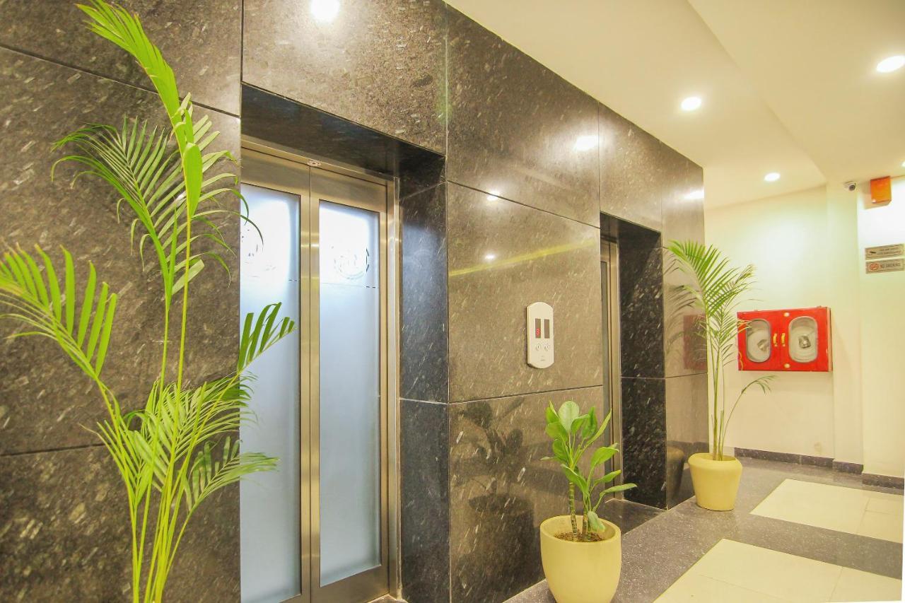 Hotel Moments Lucknow Esterno foto