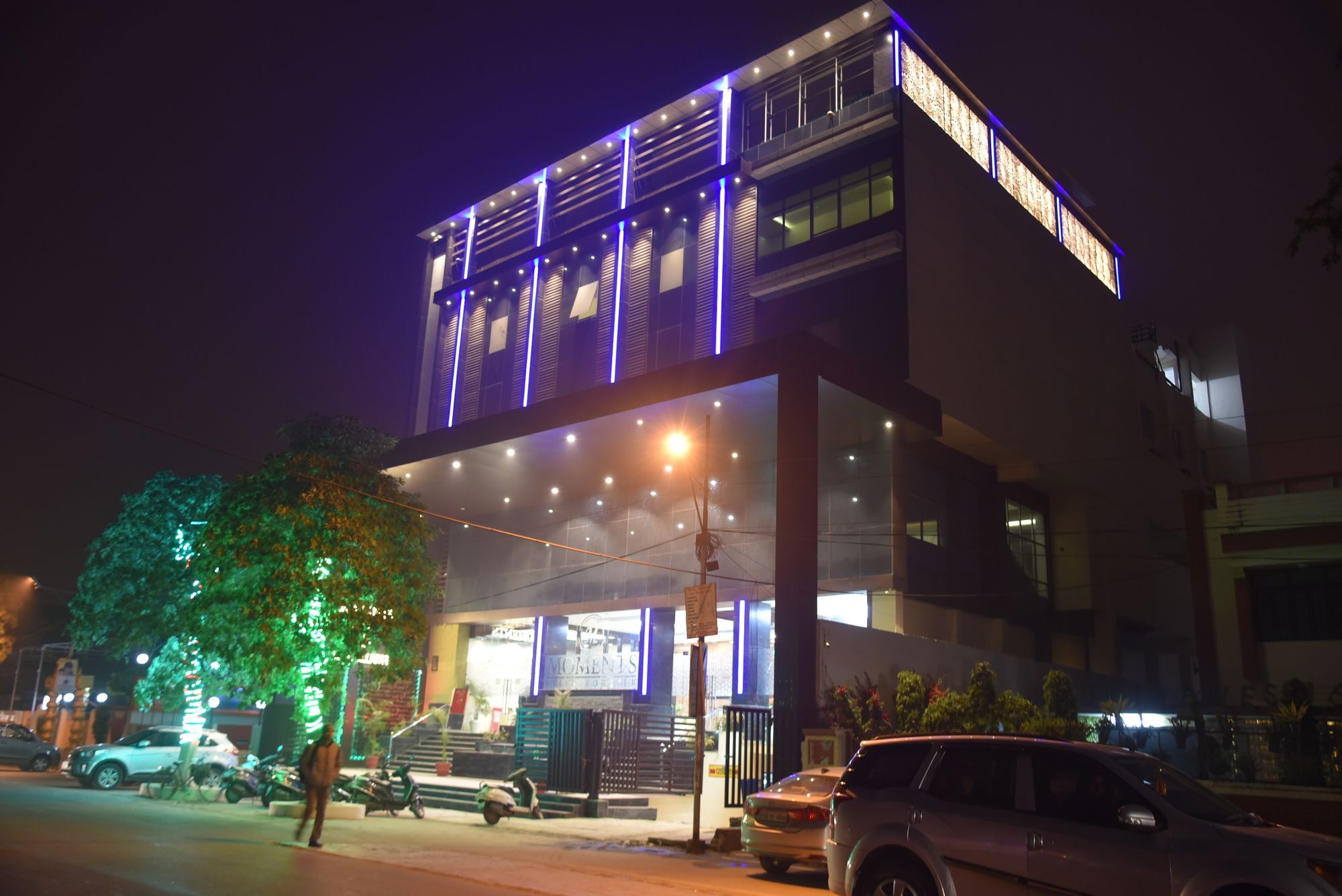 Hotel Moments Lucknow Esterno foto