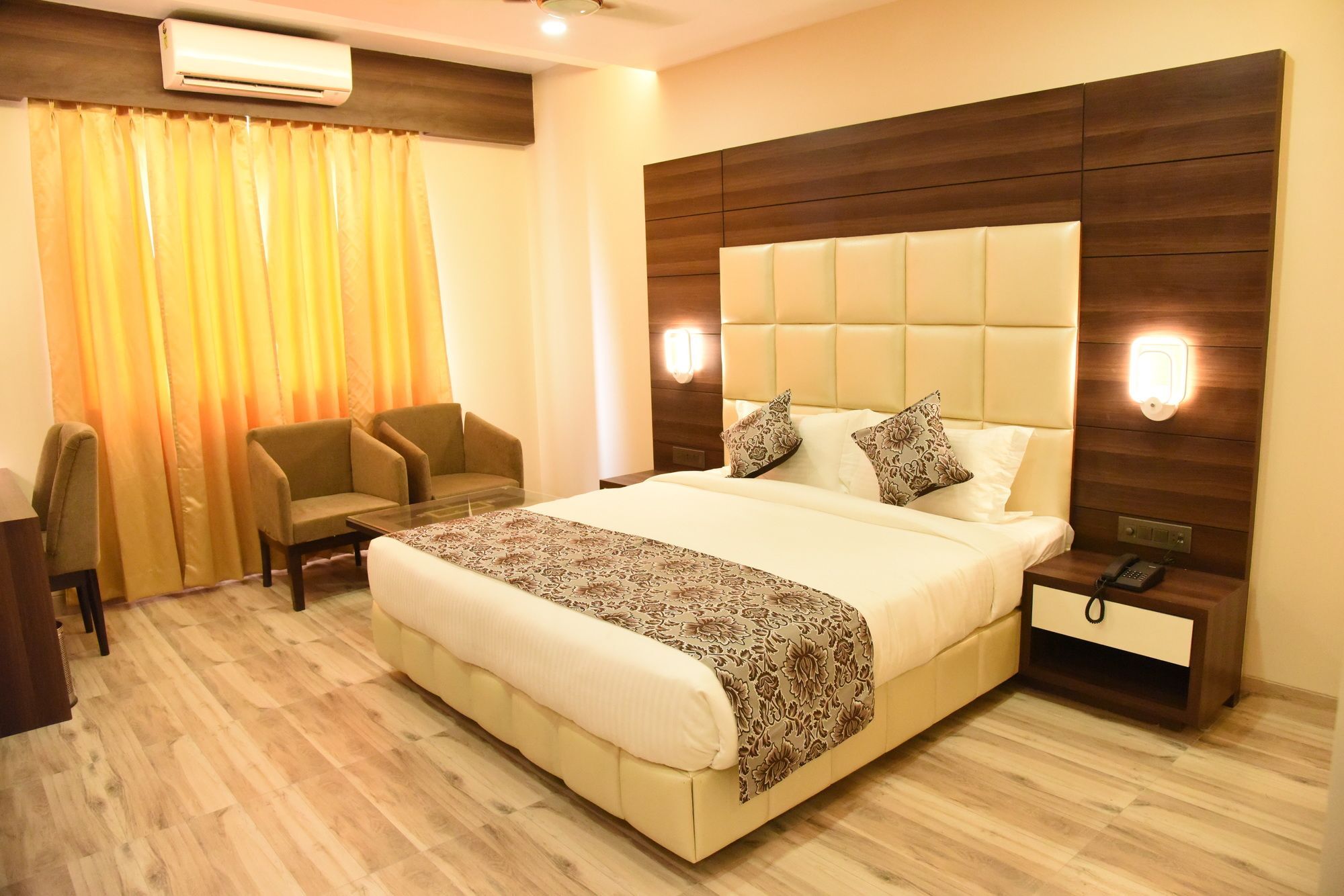 Hotel Moments Lucknow Esterno foto