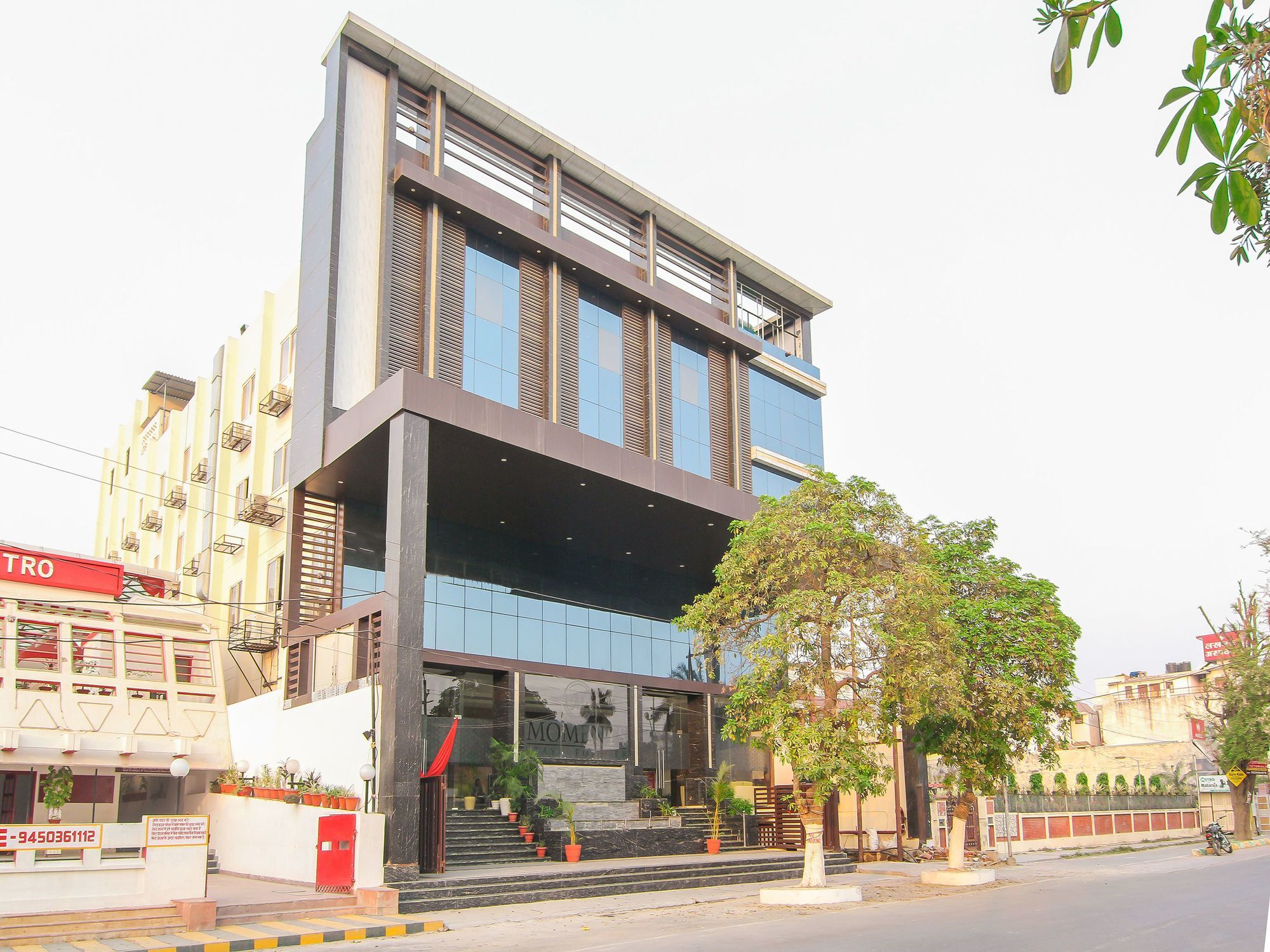 Hotel Moments Lucknow Esterno foto