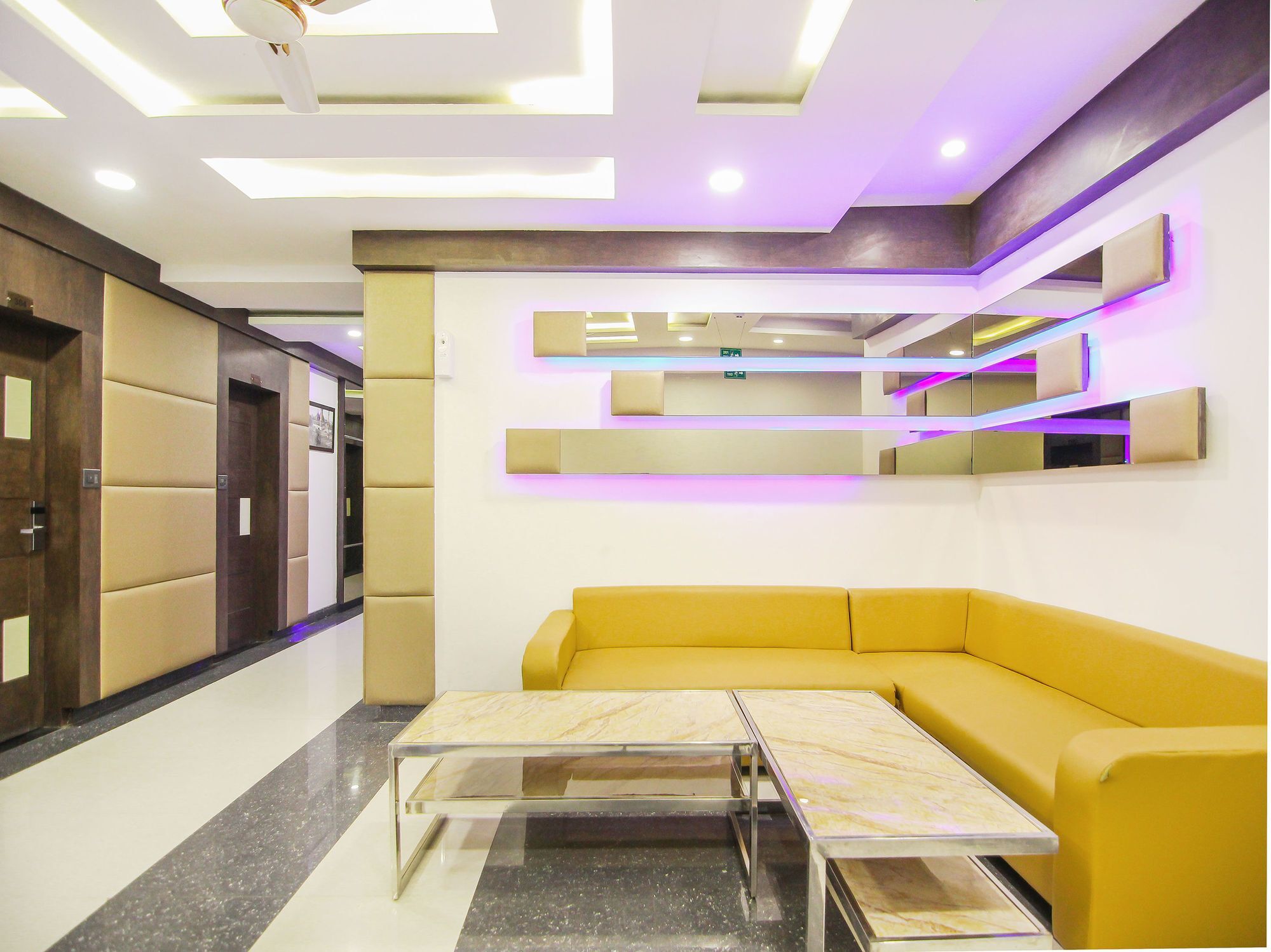 Hotel Moments Lucknow Esterno foto