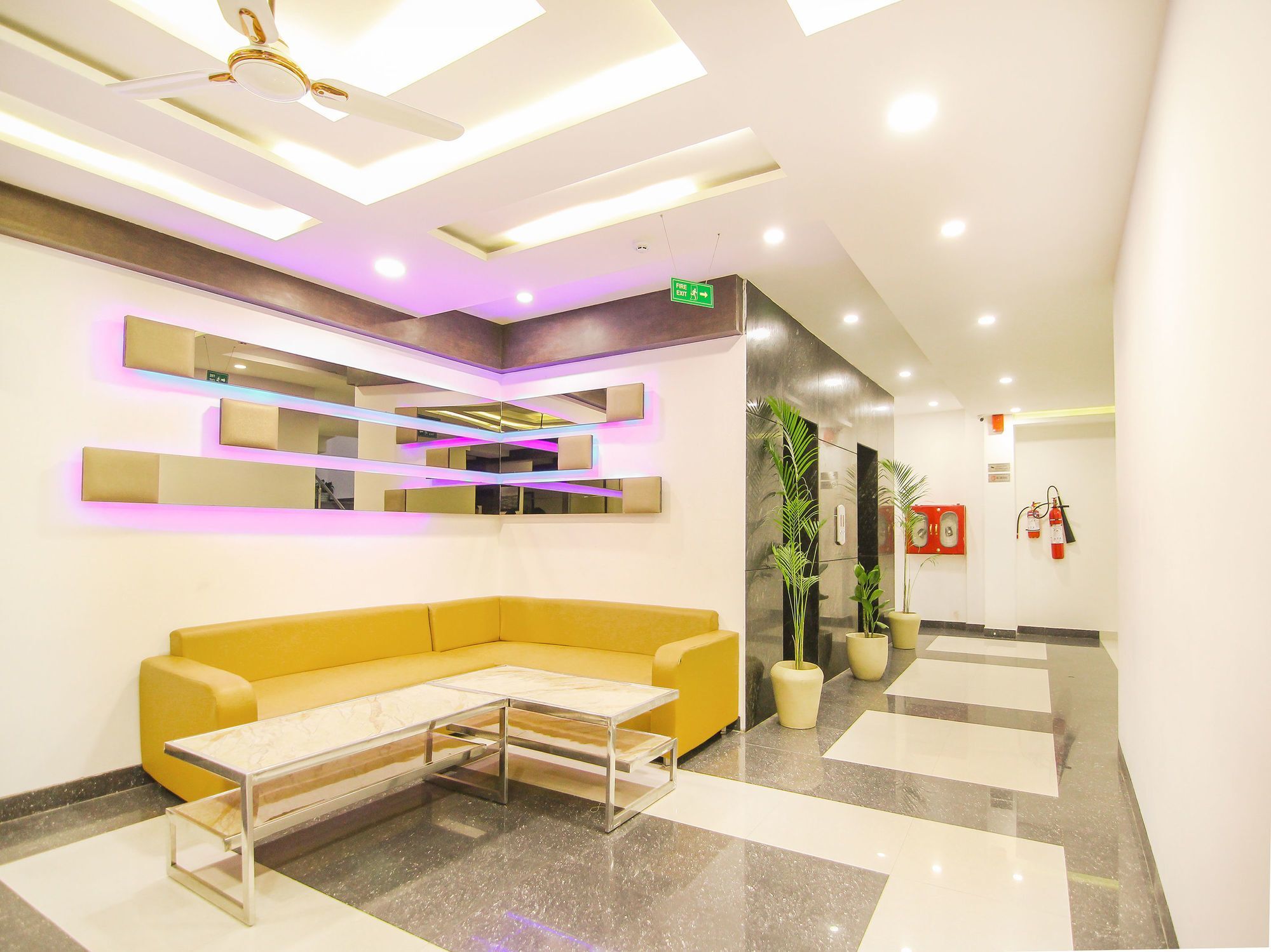 Hotel Moments Lucknow Esterno foto
