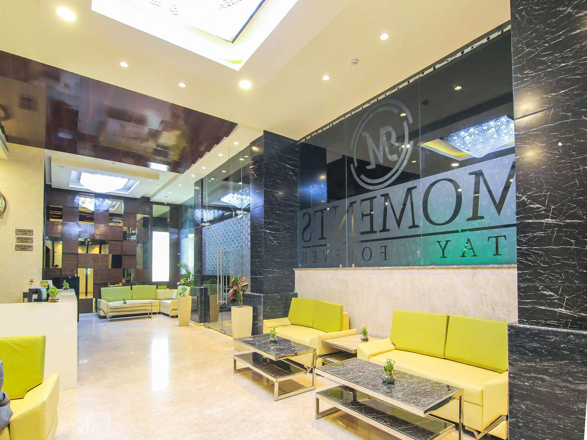 Hotel Moments Lucknow Esterno foto